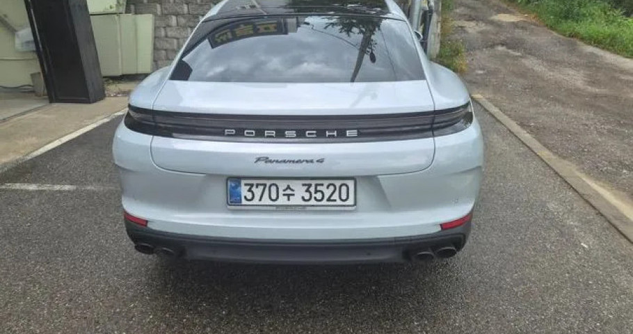 Porsche Panamera 