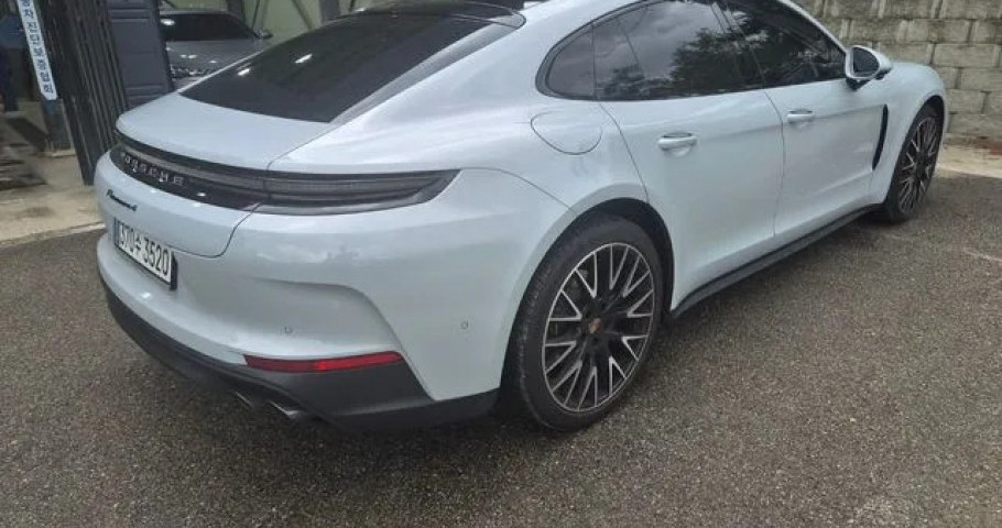 Porsche Panamera 