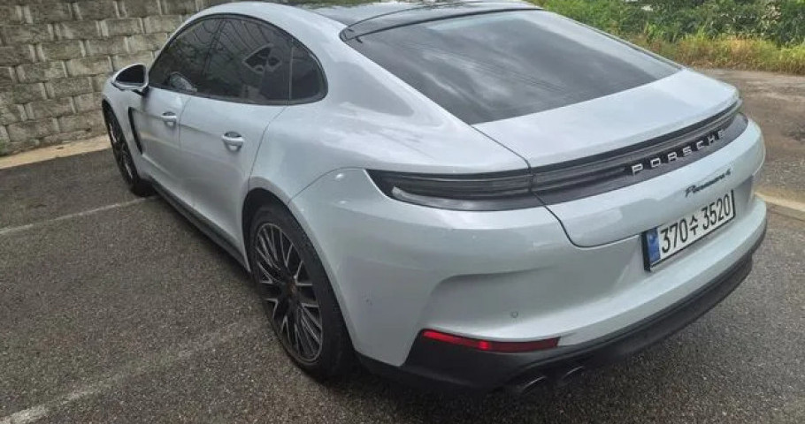 Porsche Panamera 