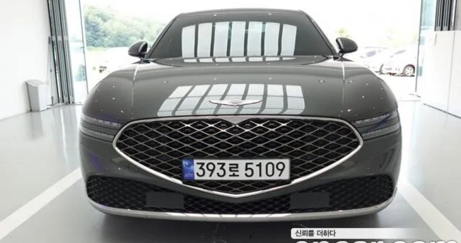 Genesis G90 