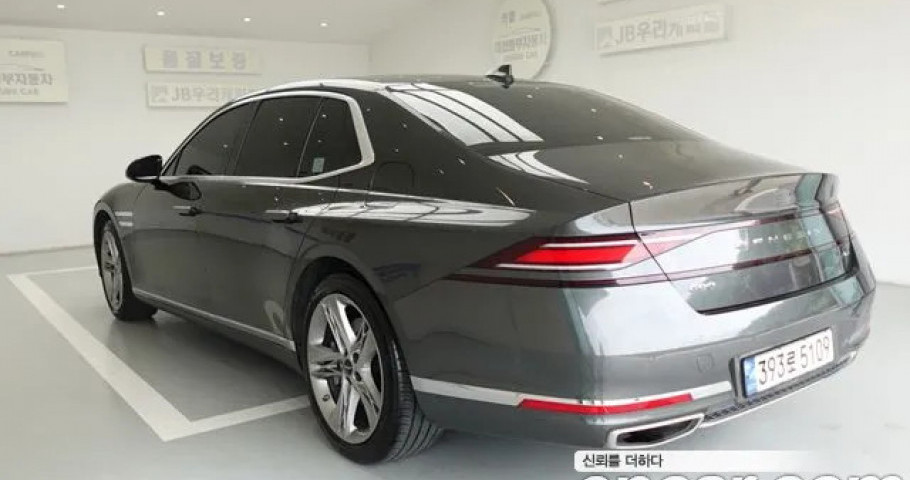 Genesis G90 