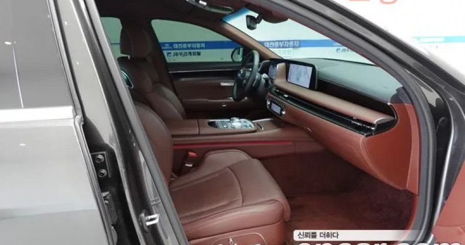 Genesis G90 