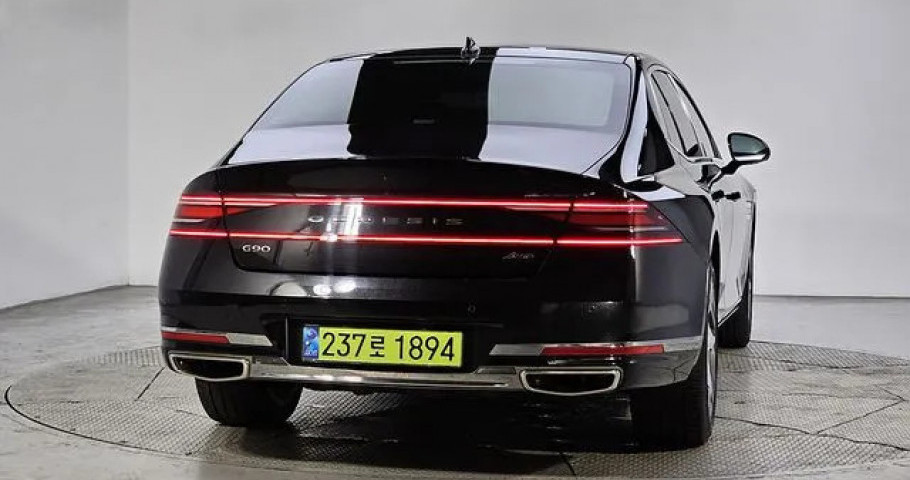 Genesis G90 
