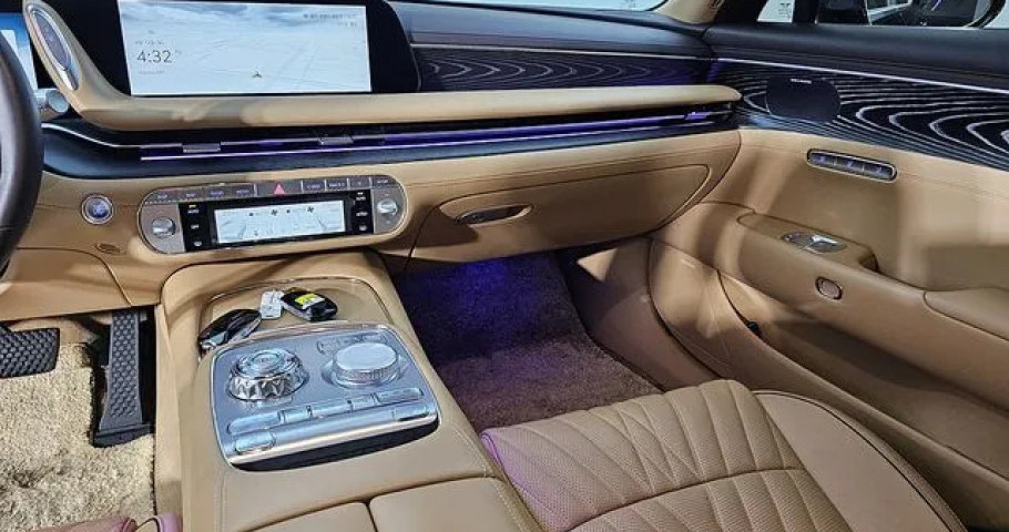 Genesis G90 