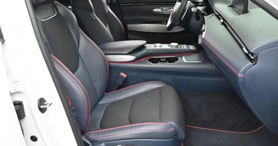 Genesis Gv70 