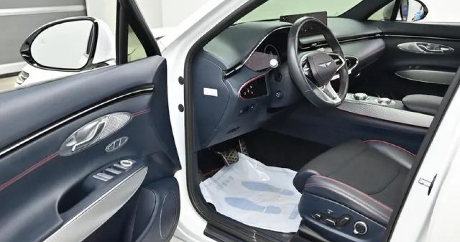 Genesis Gv70 