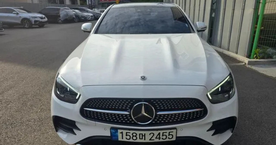 Mercedes-Benz E-Class 