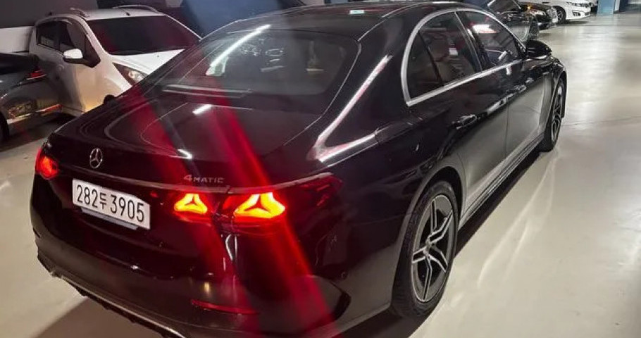 Mercedes-Benz E-Class 