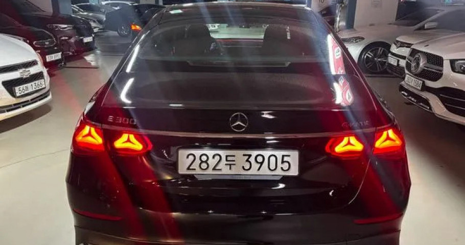 Mercedes-Benz E-Class 