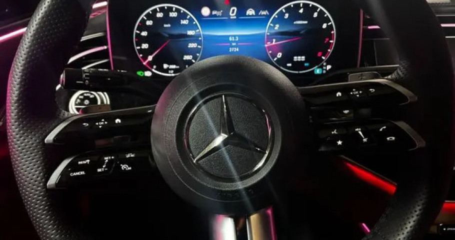 Mercedes-Benz E-Class 