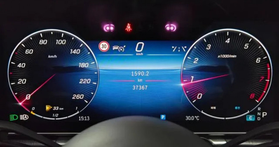 Mercedes-Benz S-Class 