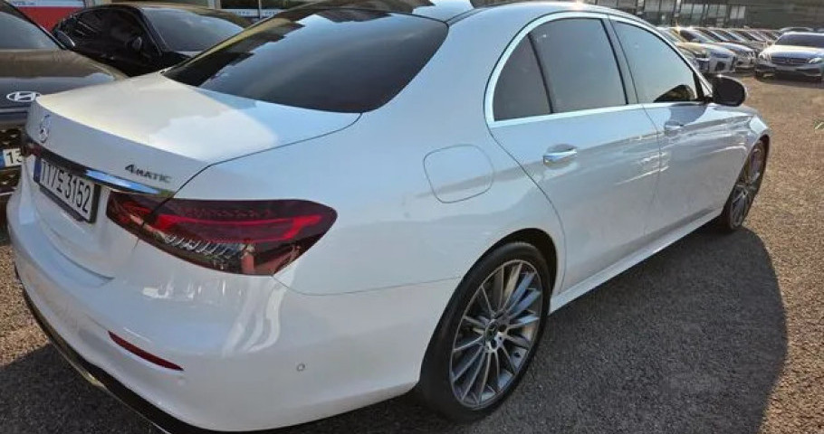 Mercedes-Benz E-Class 