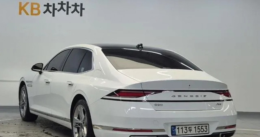 Genesis G90 