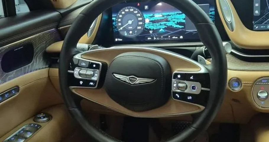 Genesis G90 