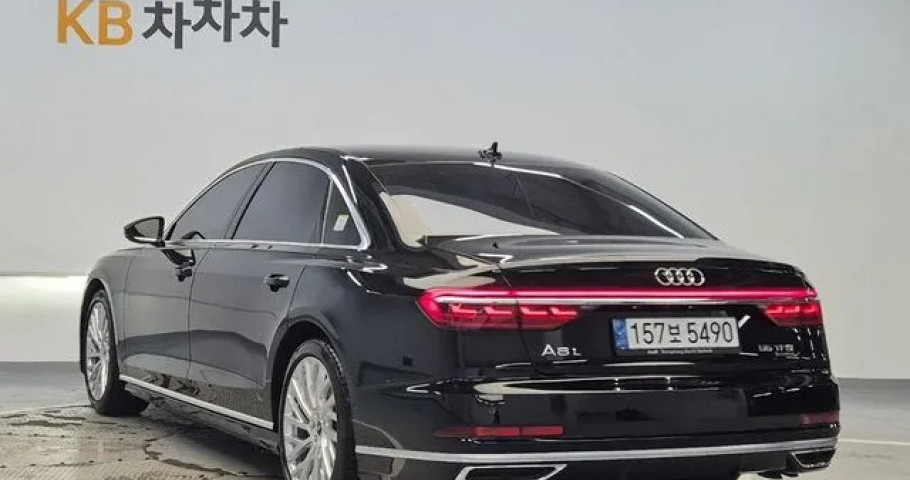 Audi A8 