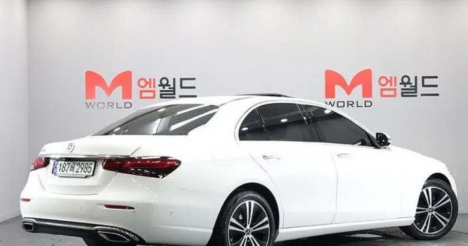Mercedes-Benz E-Class 