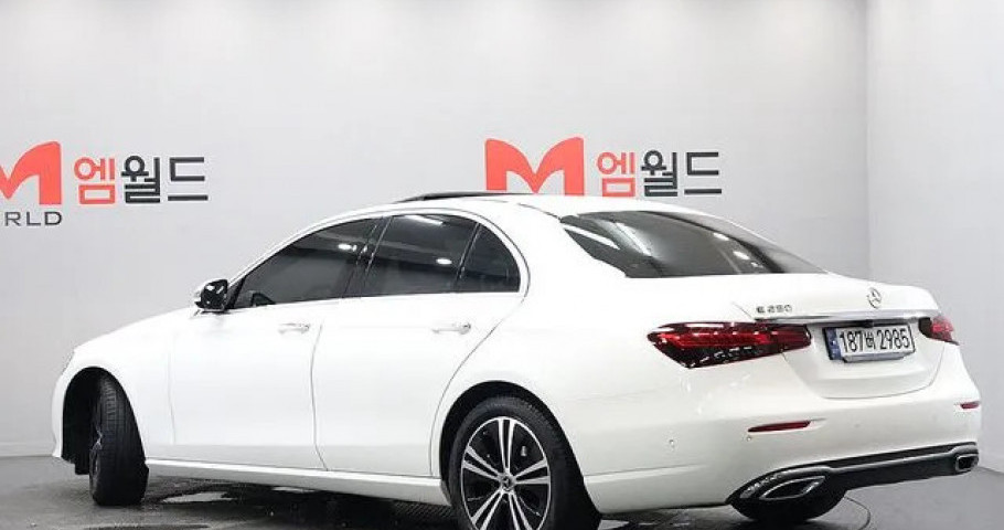 Mercedes-Benz E-Class 