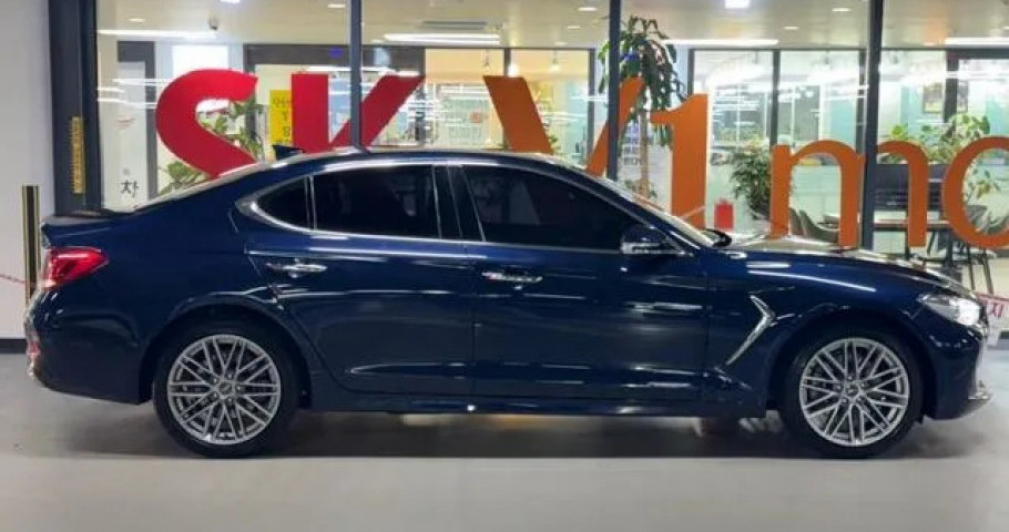 Genesis G70 