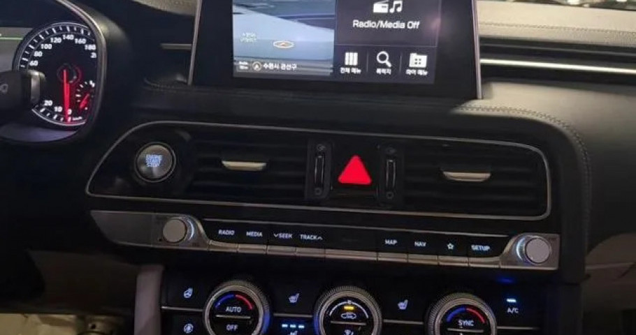 Genesis G70 