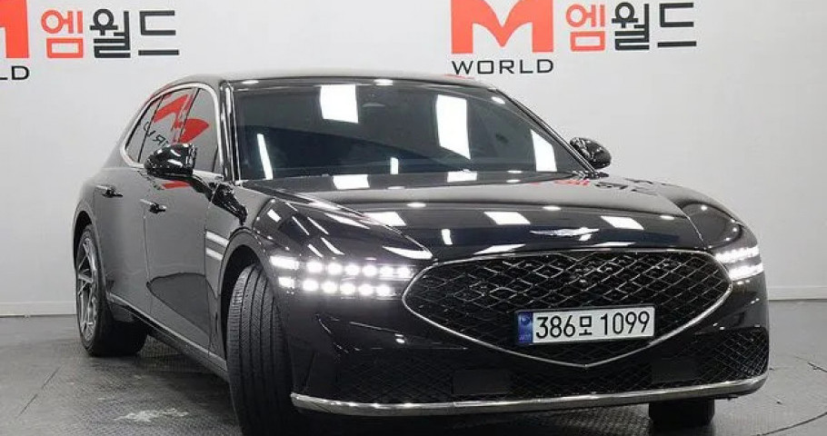 Genesis G90 
