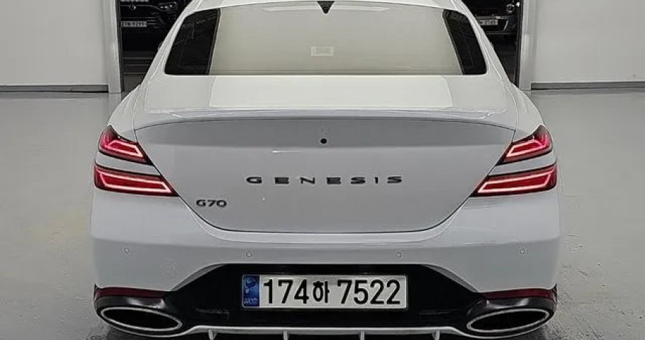 Genesis G70 