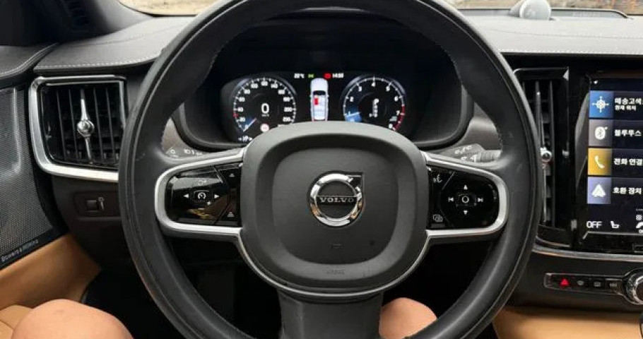 Volvo V90 