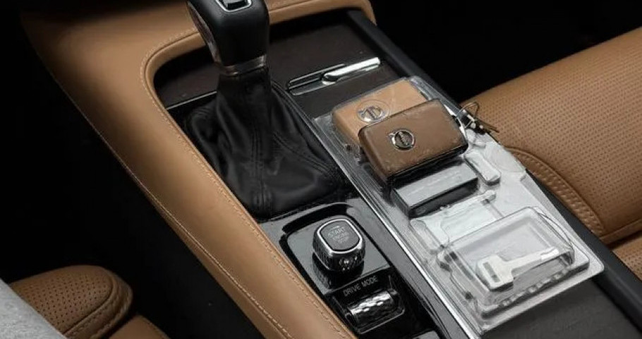 Volvo V90 