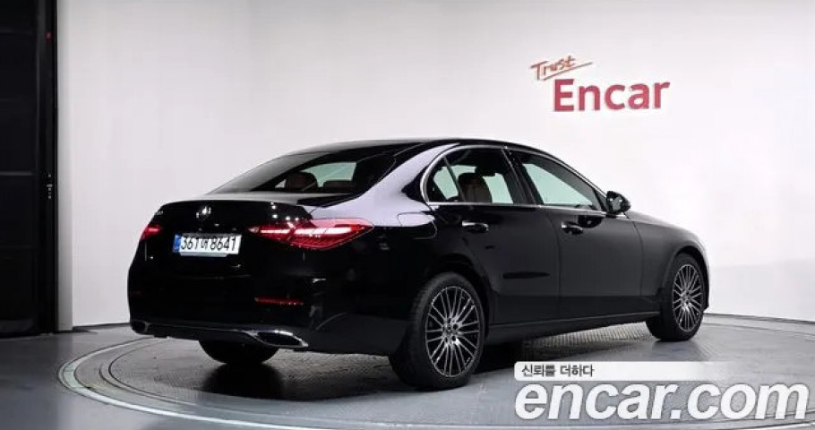Mercedes-Benz C-Class 