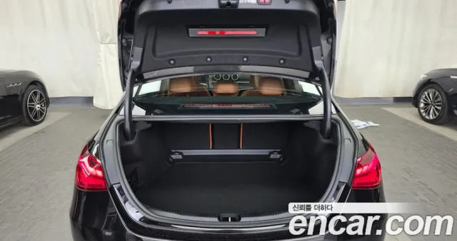 Mercedes-Benz C-Class 