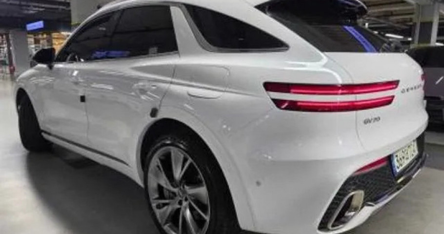 Genesis Gv70 