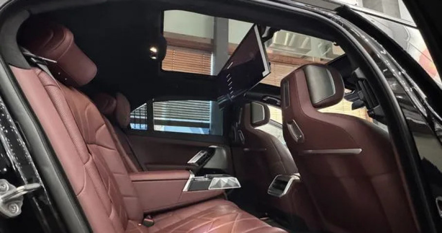 Bmw 7-Series 