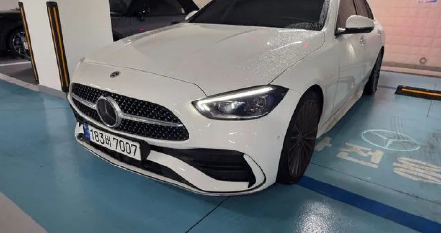 Mercedes-Benz C-Class 