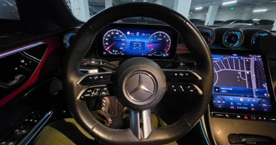 Mercedes-Benz C-Class 