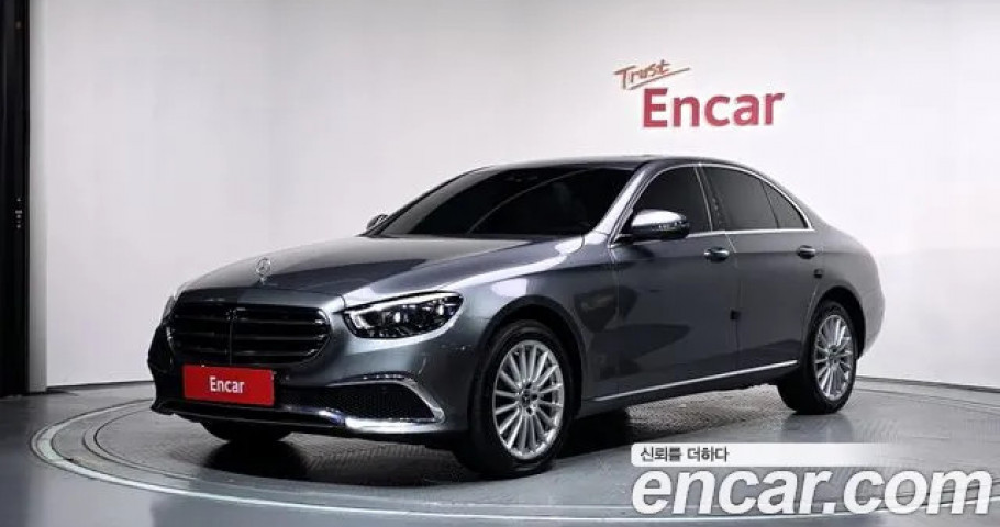 Mercedes-Benz E-Class 