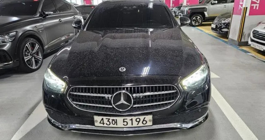 Mercedes-Benz E-Class 