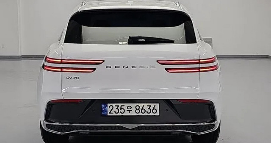 Genesis Gv70 