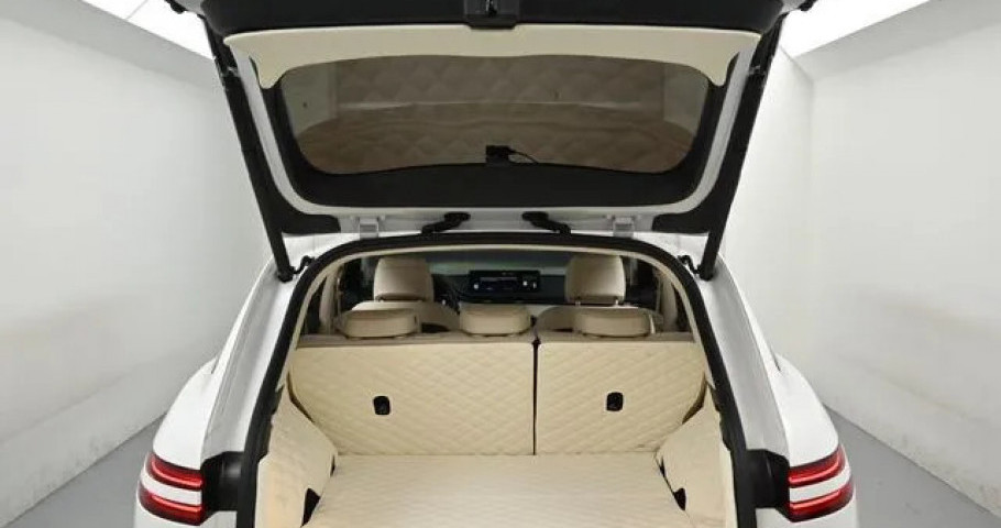 Genesis Gv70 