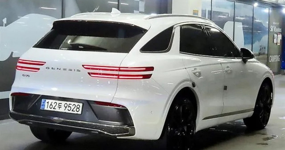 Genesis Gv70 