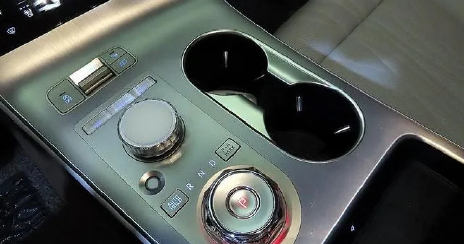 Genesis Gv70 