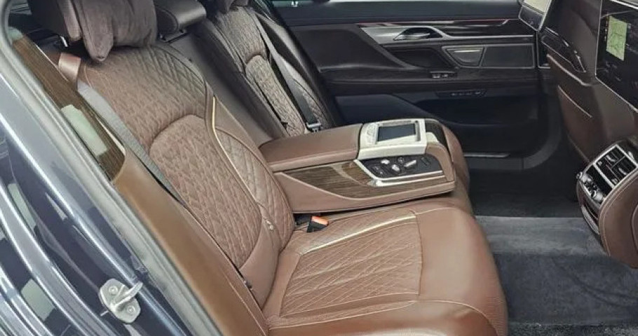 Bmw 7-Series 