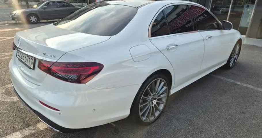 Mercedes-Benz E-Class 