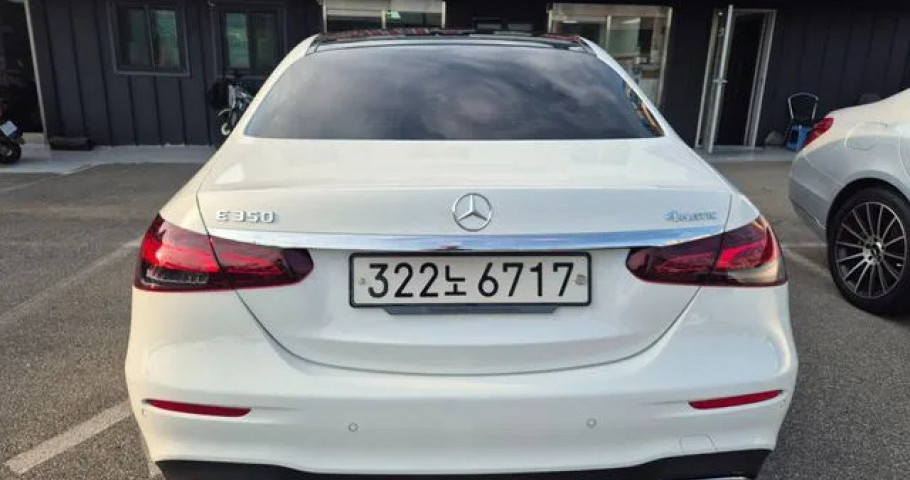 Mercedes-Benz E-Class 