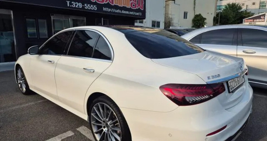 Mercedes-Benz E-Class 