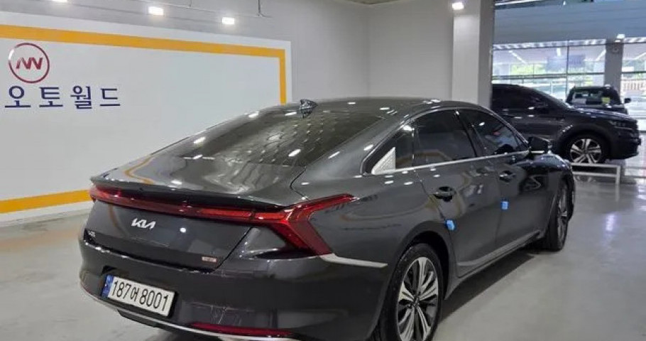 Kia K8 
