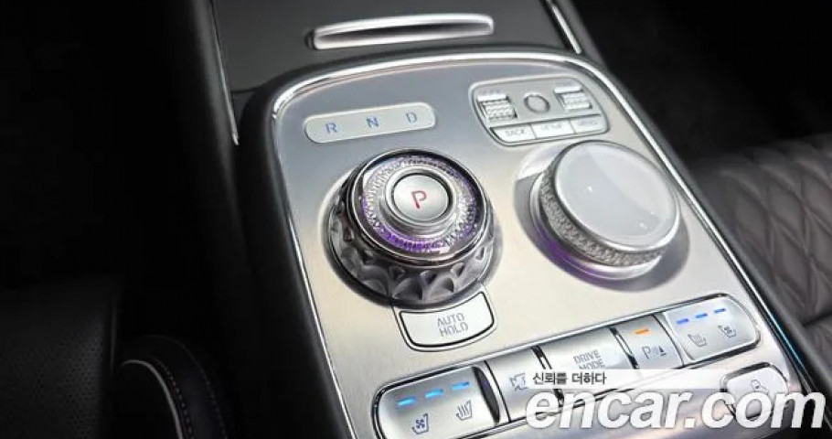 Genesis G90 