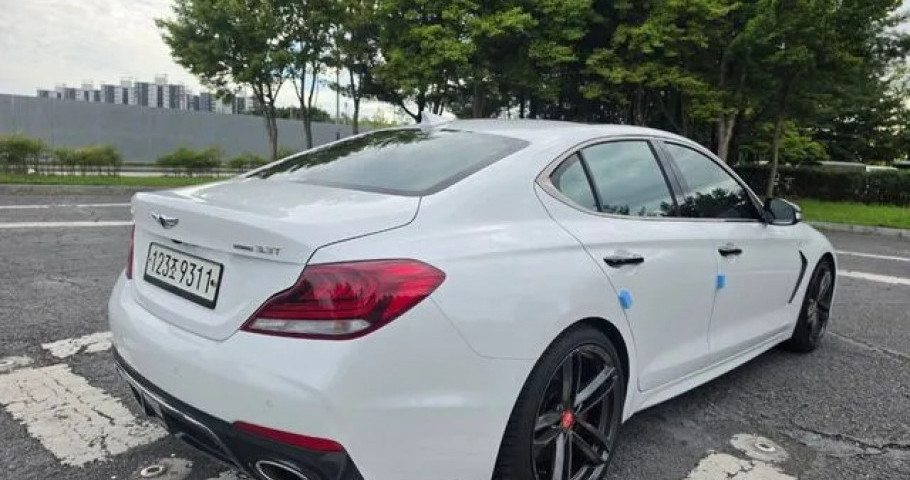 Genesis G70 
