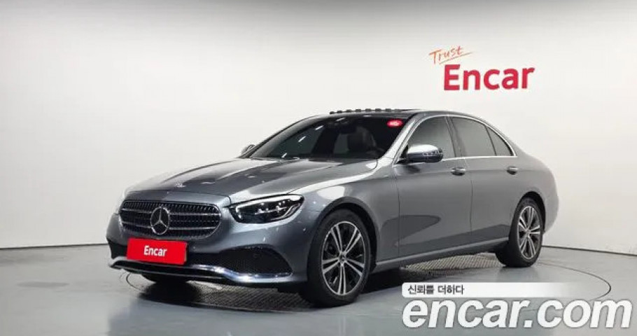 Mercedes-Benz E-Class 