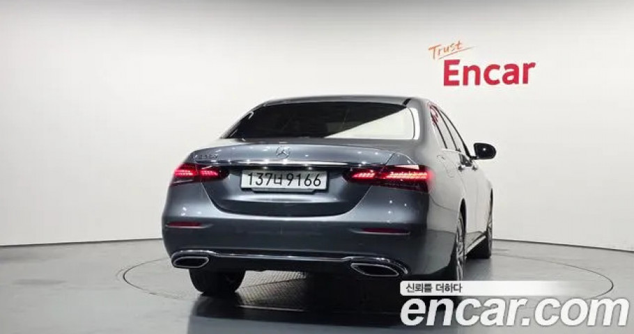 Mercedes-Benz E-Class 