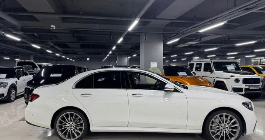 Mercedes-Benz E-Class 