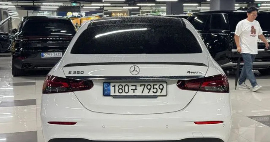Mercedes-Benz E-Class 